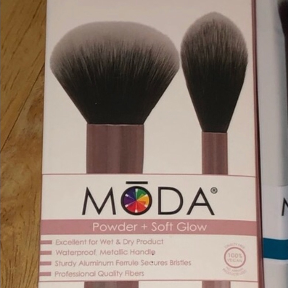 MODA makeup brushes